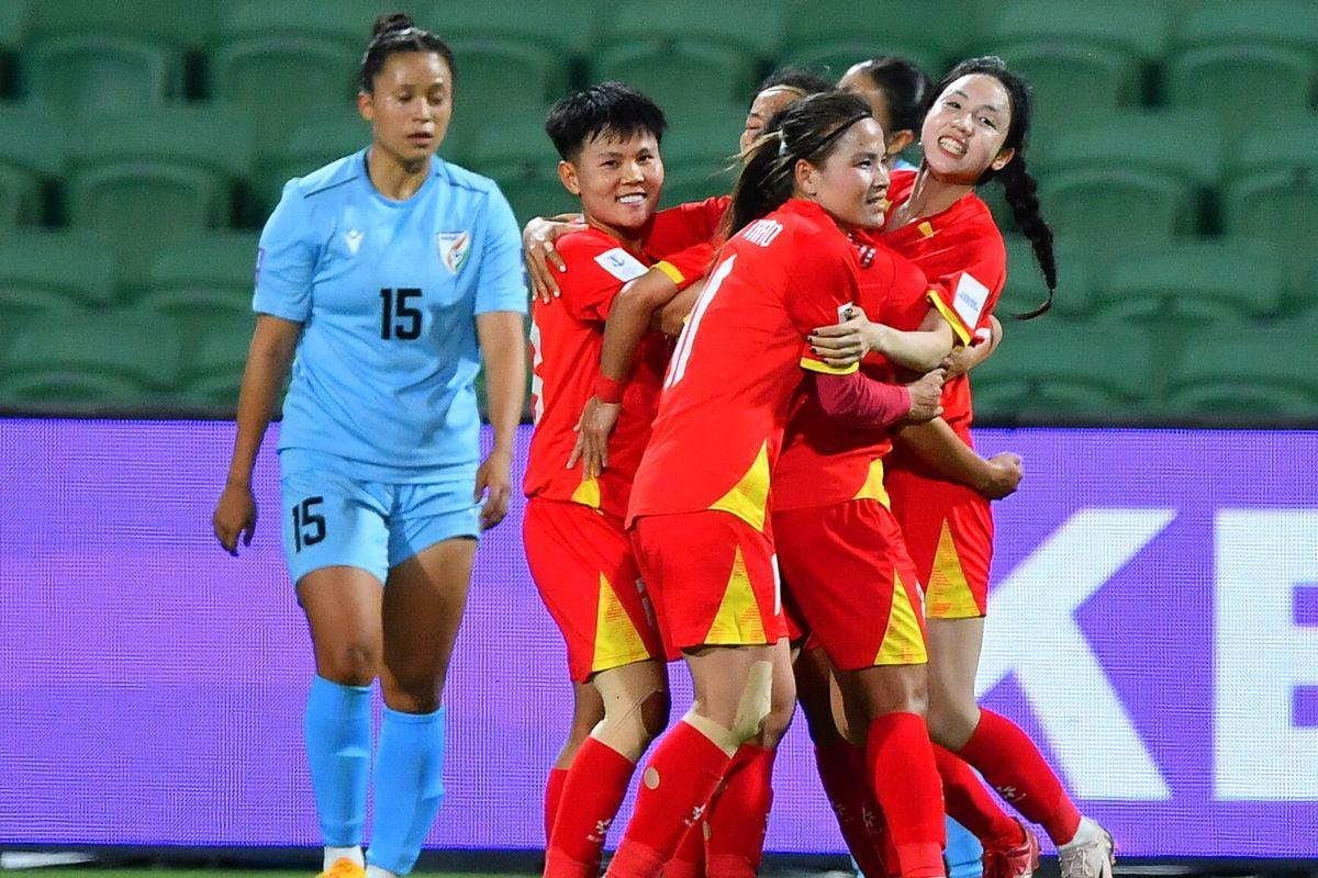 开云体育下载-2-1绝杀！亚洲杯最新形势：中日韩朝都赢了，中国队再胜就出线